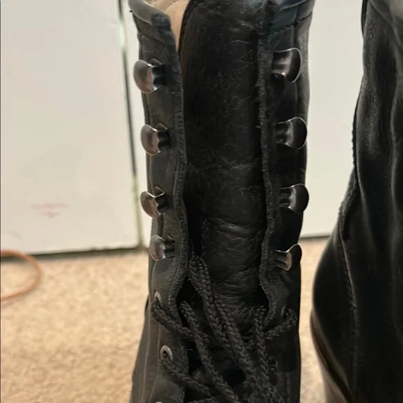 FRYE AND CO. Black Lace Up Boots with Chunky Heel - Picture 5 of 7